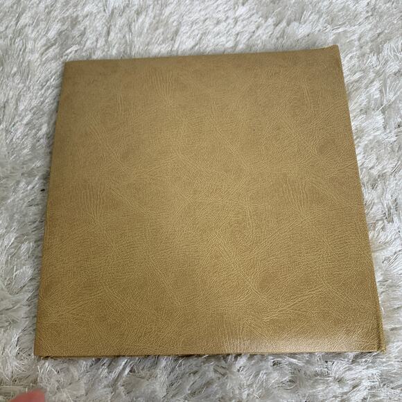 Vintage 90s Photo Album Tan Gold Details 5.25 x 3.5" photo sleeves - Picture 2 of 4